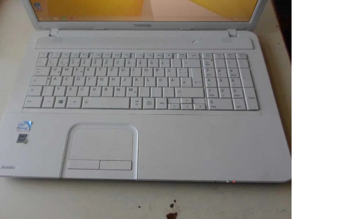Toshiba SATELLITE C870-1GX/ 17,3 - фото фото фото 1