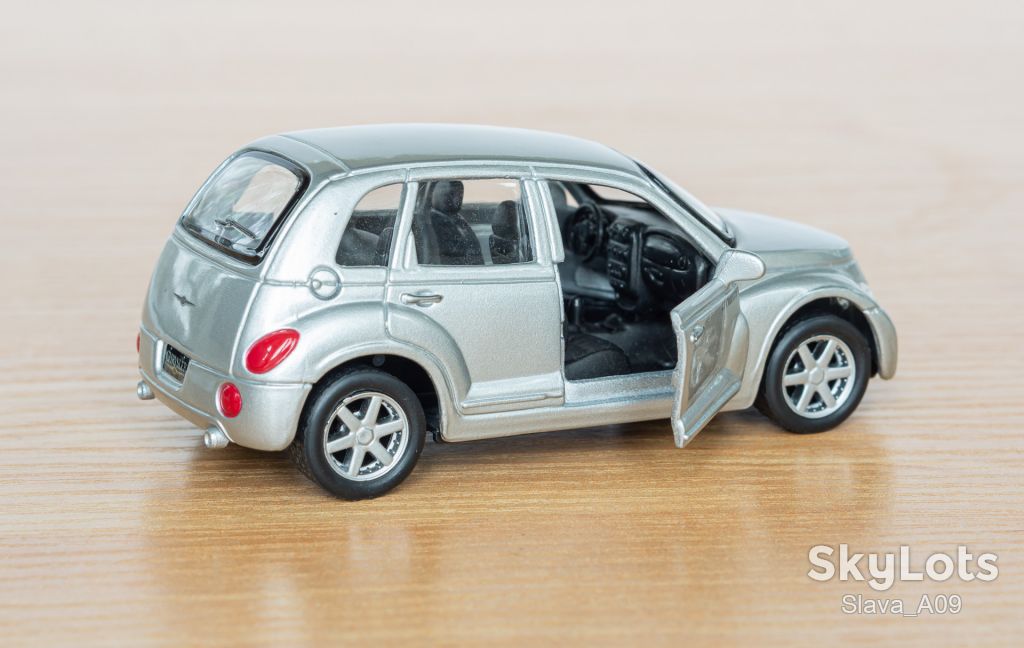 1:38 Chrysler PT Cruiser GT 2.4 Turbo silver, Maisto - фото фото фото 4