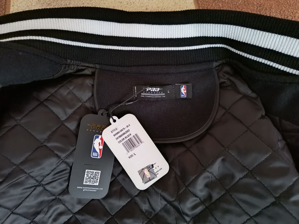 Бомбер Pro Standard NBA Milwaukee Bucks Old English Varsity Jacket - фото фото фото 9