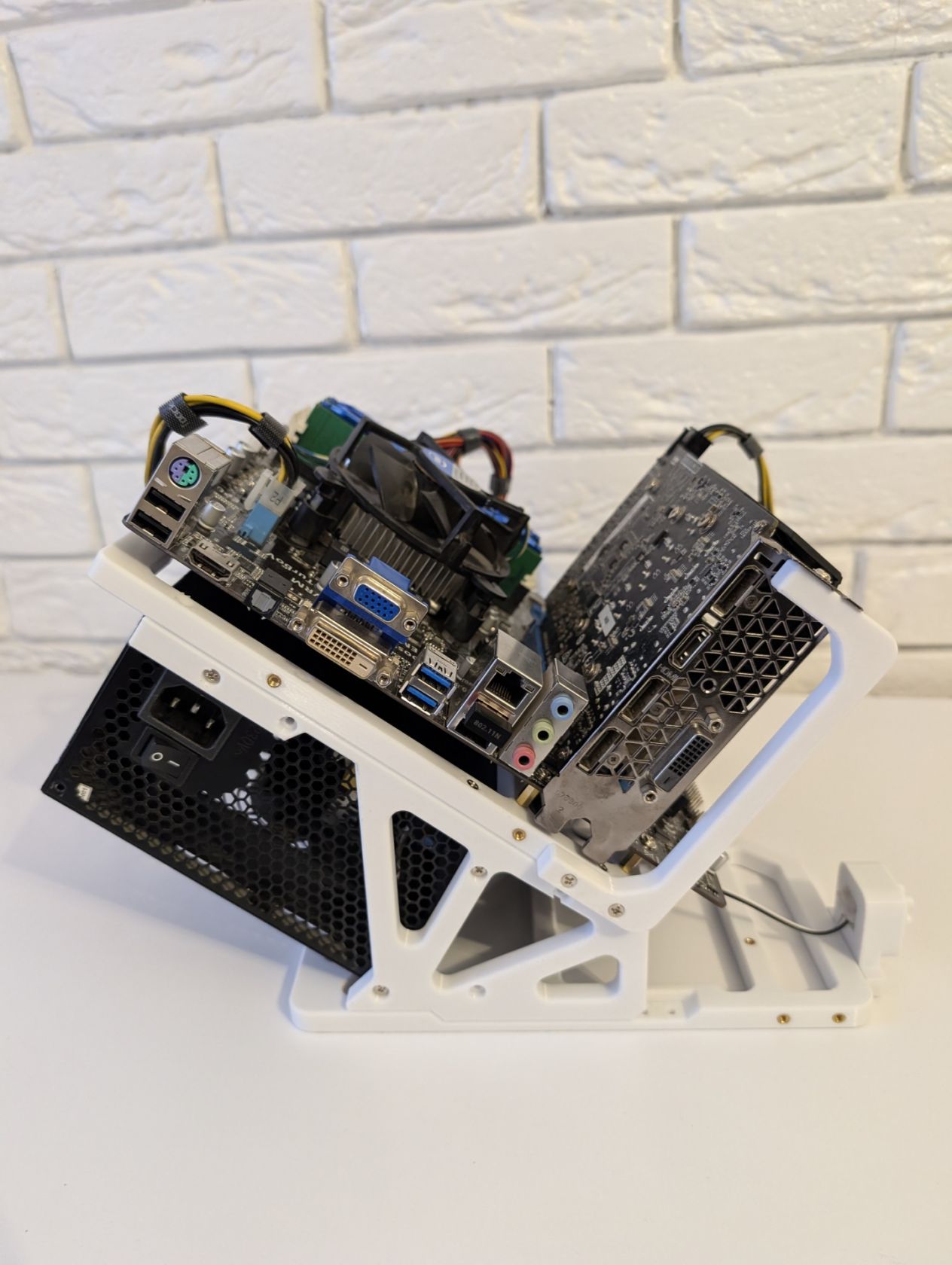 Мини ПК: Intel i5 / GTX 1060 / Ram 16 / SSD / Wi-Fi - фото фото фото 4