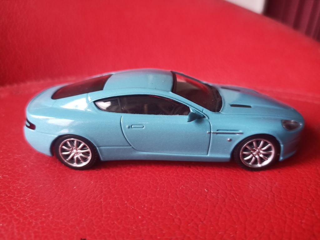 ASTON  MARTIN  DB9  VANTAGE  1 :43 DeAgostini - фото фото фото 4