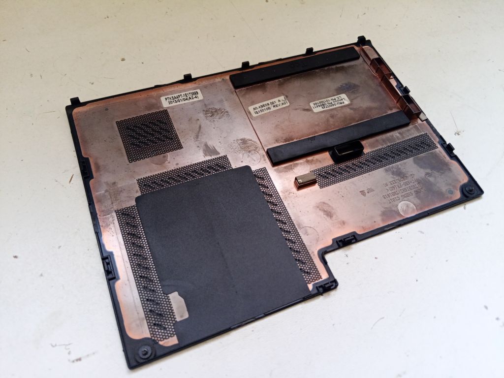 Б/У Сервісна кришка на Lenovo L530 - фото фото фото 3