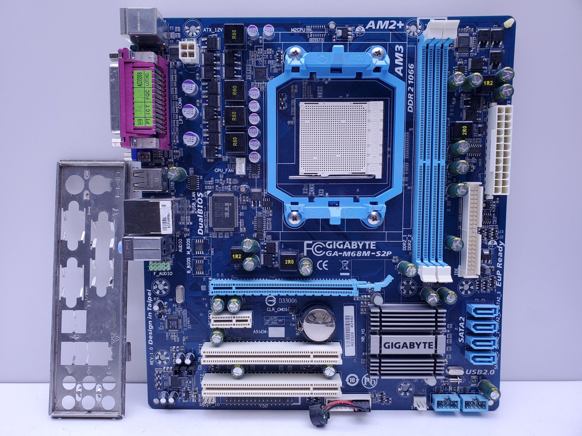 Материнська плата Gigabyte GA-MA68M-S2P   (Socket AM3,DDR3,б/у) - фото фото фото 0