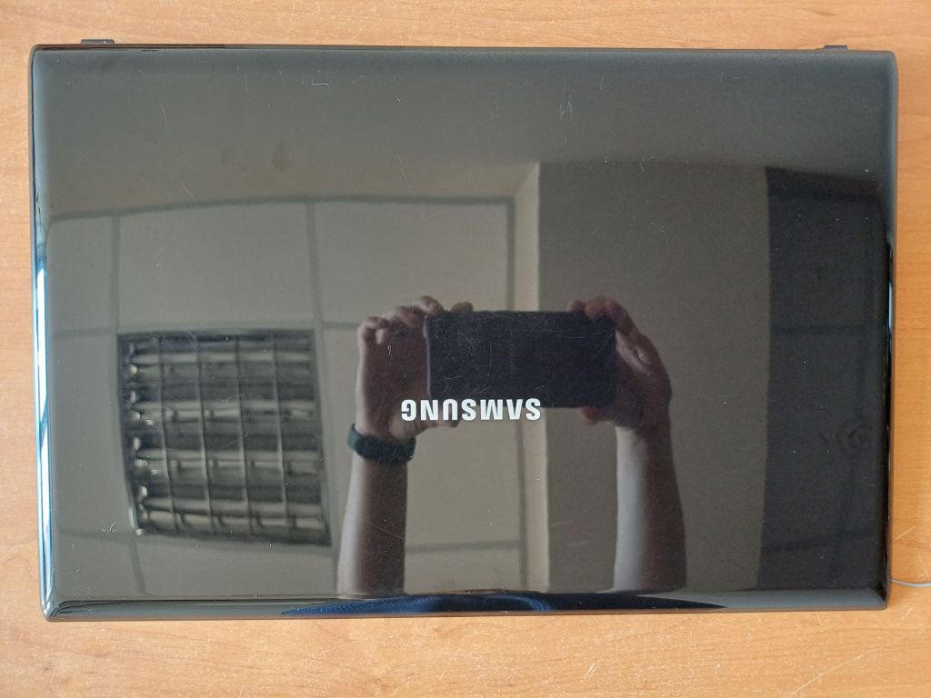 Крышка матрицы ноутбука Samsung R518 - фото фото фото 0
