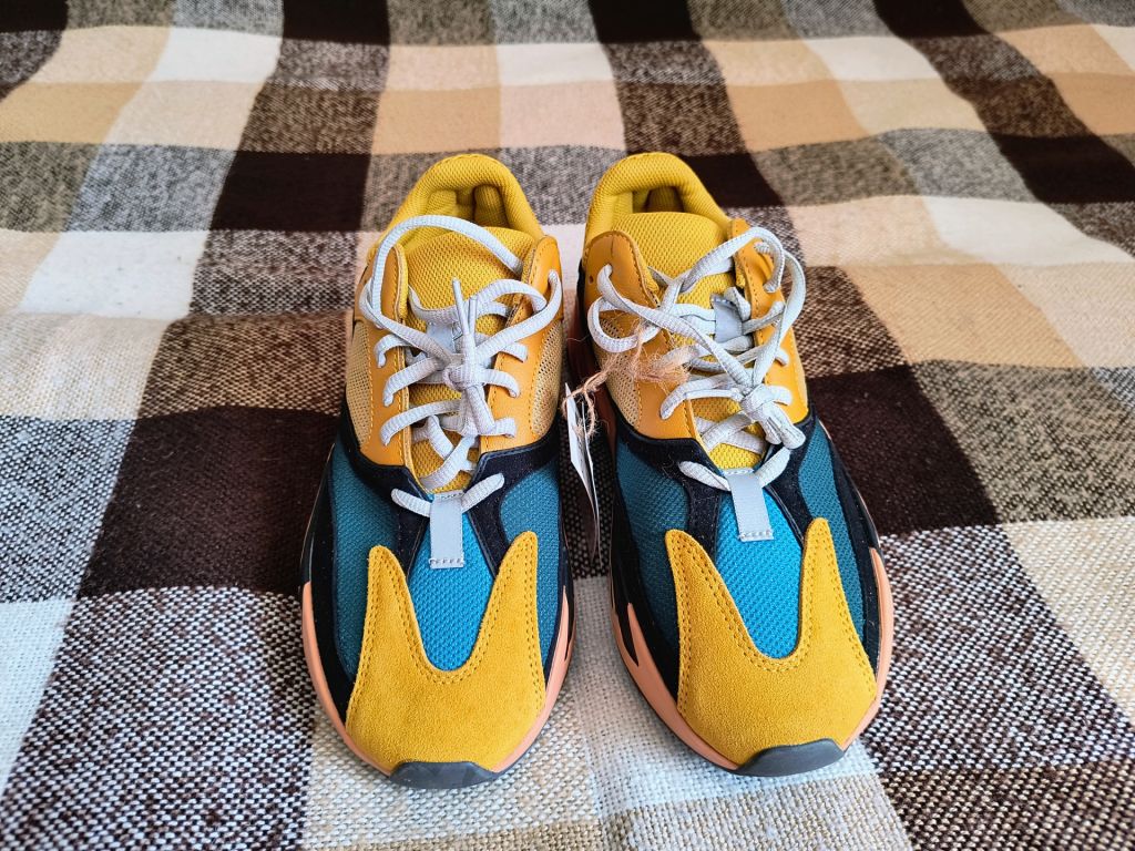 Кросівки Adidas Yeezy Boost 700 - фото фото фото 2