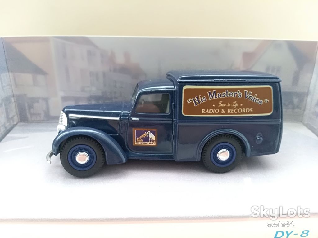 Commer 8 CWT Van 1948.Dinky.1/43 - фото фото фото 1