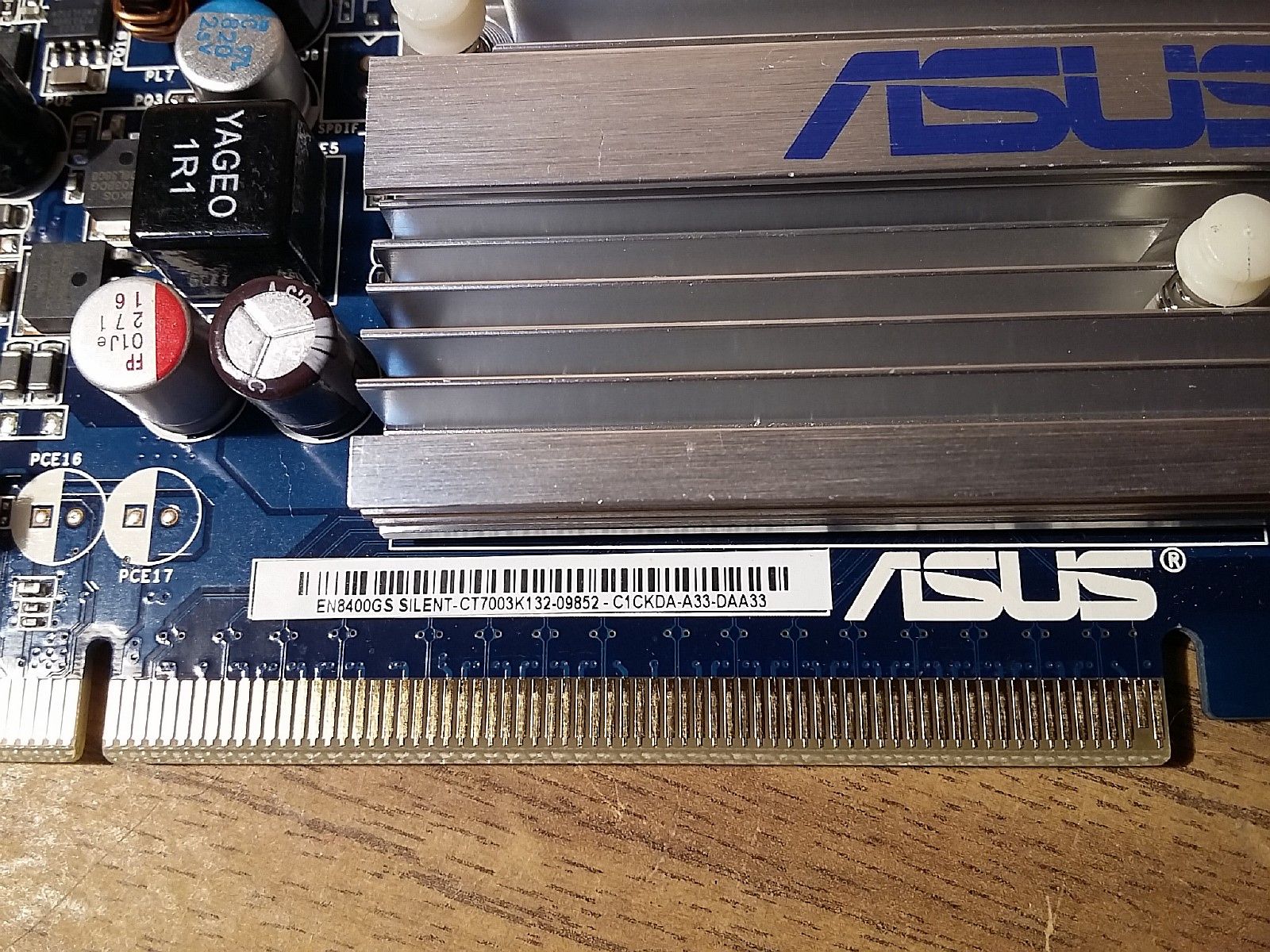 Видеокарта nVidia GeForce 8400GS ASUS EN8400GS  (PCI Express, 512Mb) - фото фото фото 1
