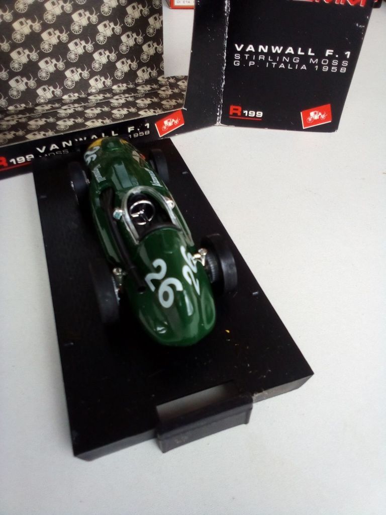 BRUMM Vanwall F1 1958 Stirling Moss GP Italia 1/43 - фото фото фото 7
