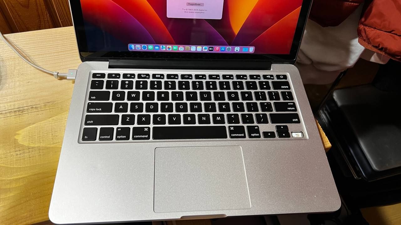 Apple MacBook Pro A1502 - фото фото фото 1