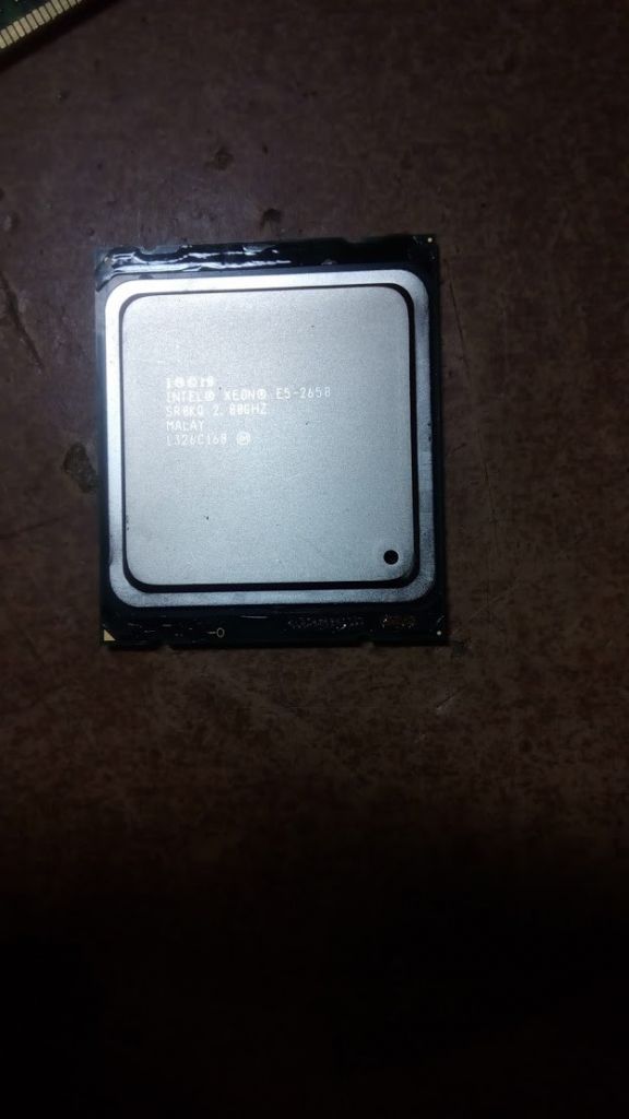 Серверный процессор Intel Xeon E5-2650 2.00GHz LGA2011 № 211103 - фото фото фото 0