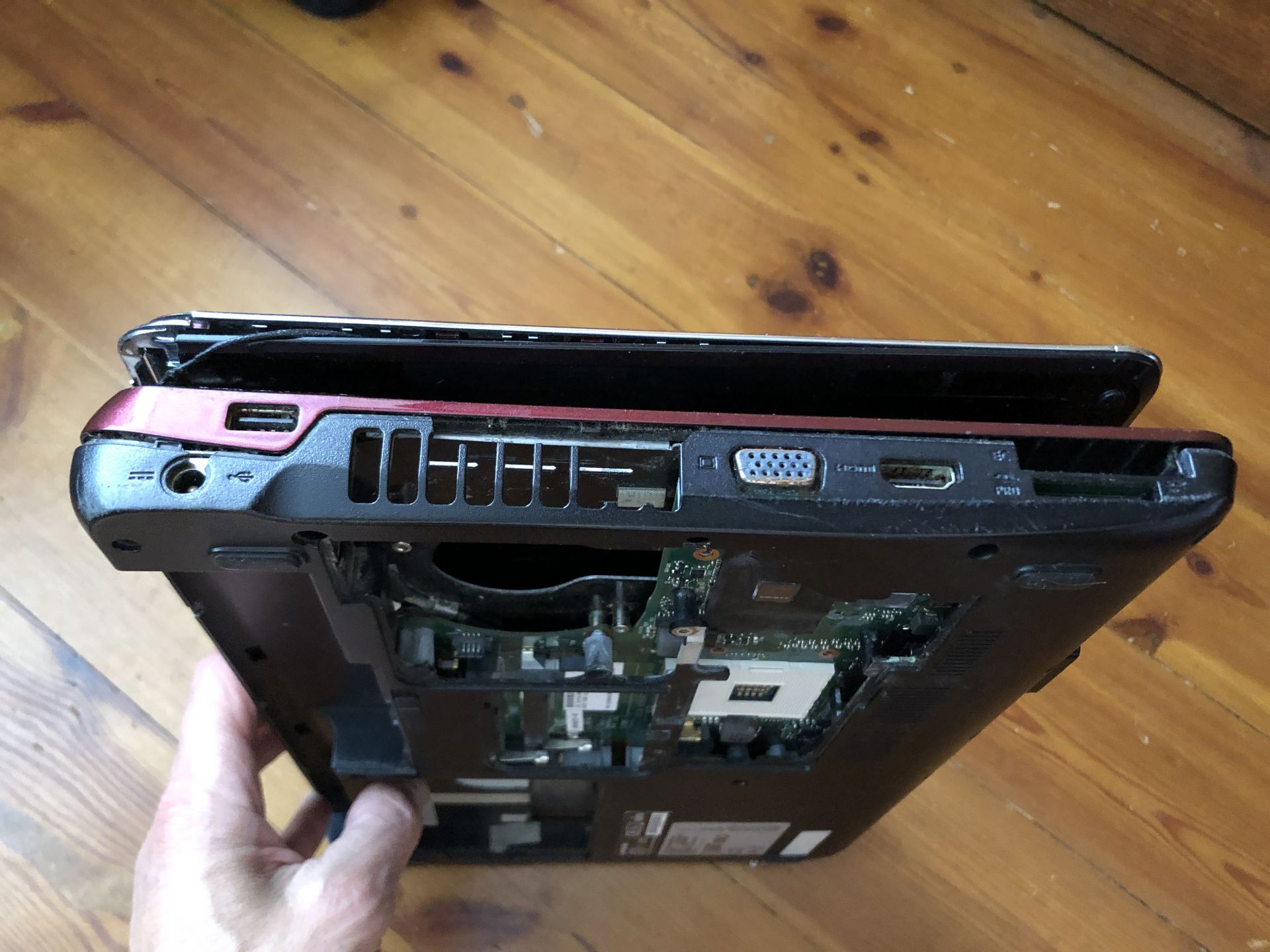 ноутбук Fujitsu Lifebook SH531 на части - фото фото фото 3