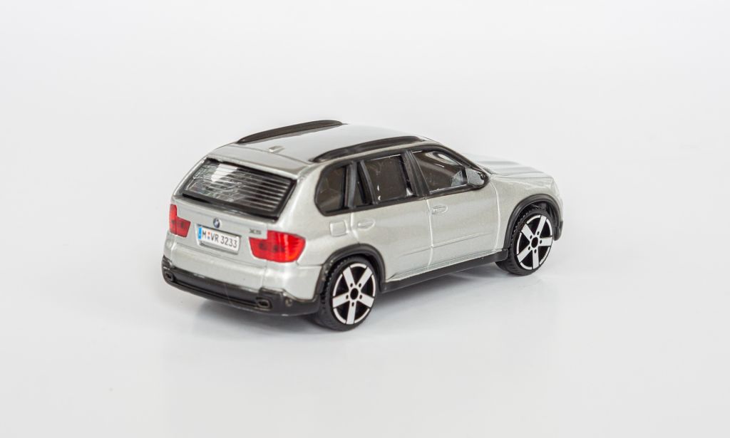 1:43 BMW X5  (E53) 2003-06 silver, Bburago - фото фото фото 3