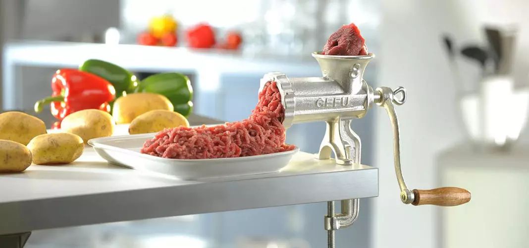 Кухонная мясорубка механическая бытовая алюминевая ручная для приготовления фарша - фото фото фото 1