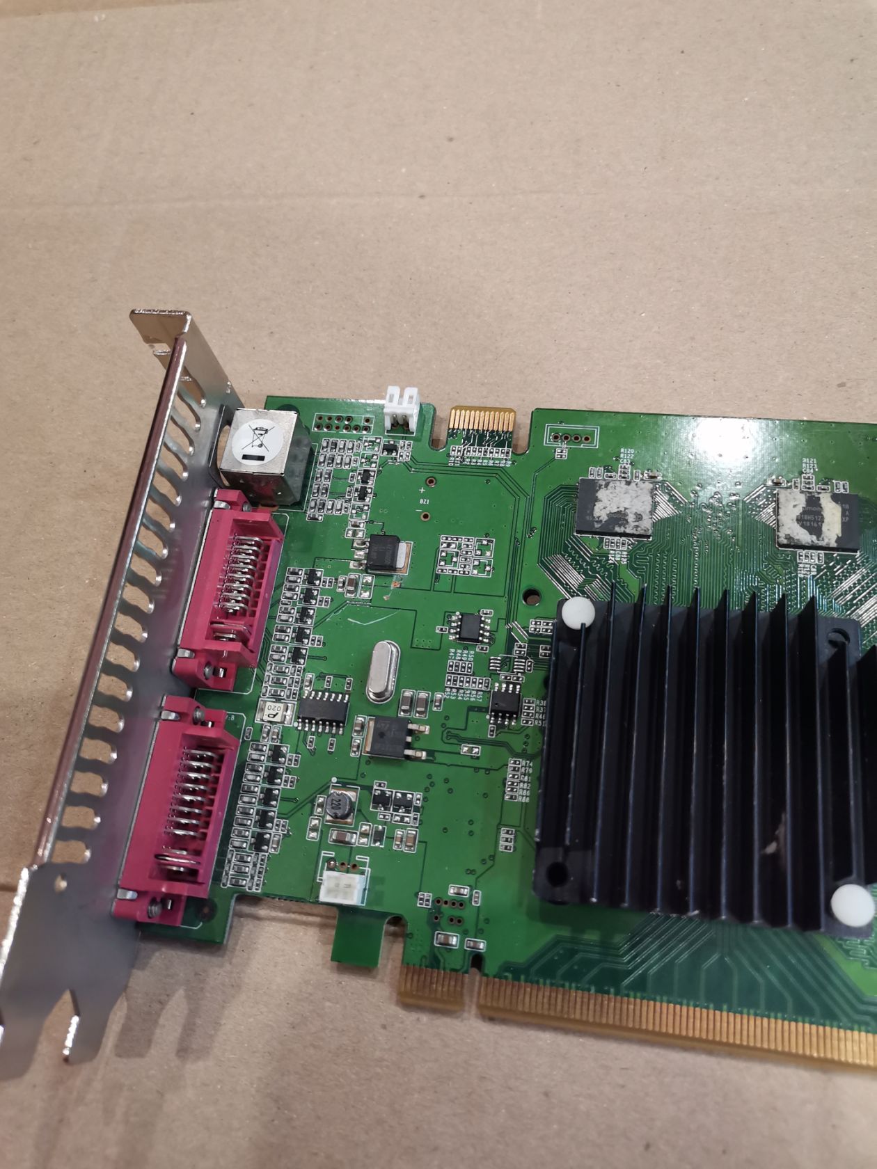 Видеокарта Palit GeForce 8600GT 512MB DDR3 PCI-E x16 - фото фото фото 2