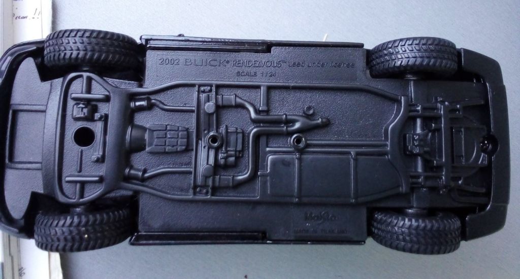 1/24 MAISTO  BUICK  RENDEZVOUS 2002 - фото фото фото 6