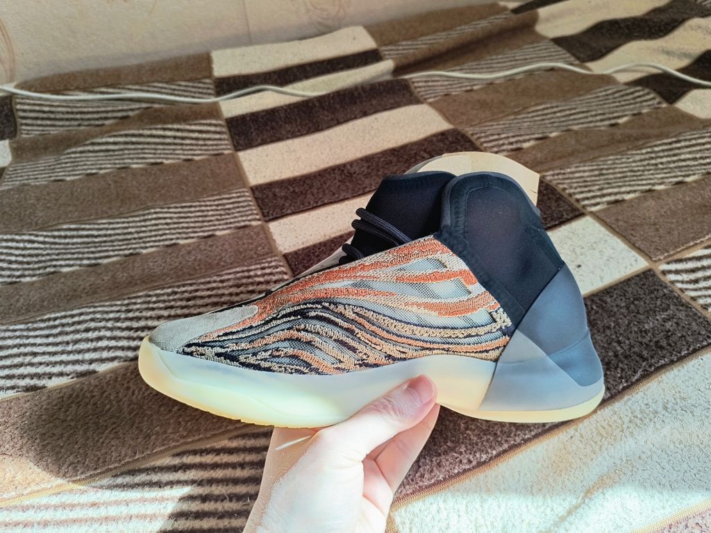 Кросівки Adidas Yeezy Quantum - фото фото фото 1