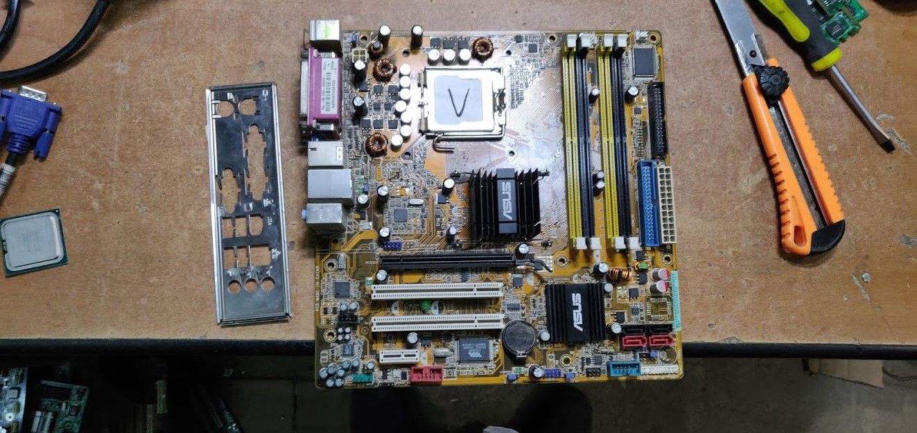 Мат. плата ASUS P5L-VM1394 LGA775 i945G PCI-E+SVGA+GbLAN+1394 SATA MicroATX 4DDR2 № 212503 - фото фото фото 0