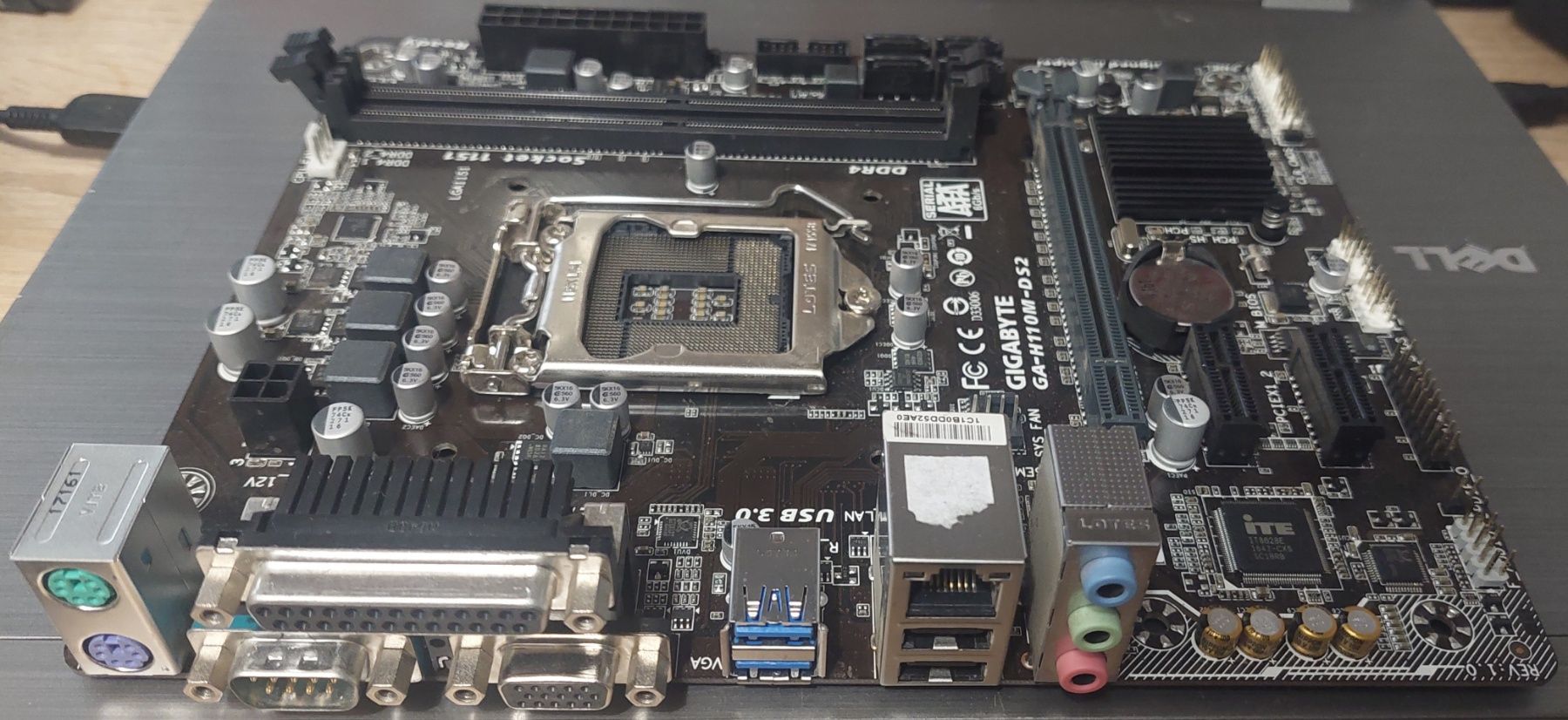 Б/В Материнська плата Gigabyte GA-H110M-DS2 Socket 1151/MicroATX/2 x DDR4 - фото фото фото 2