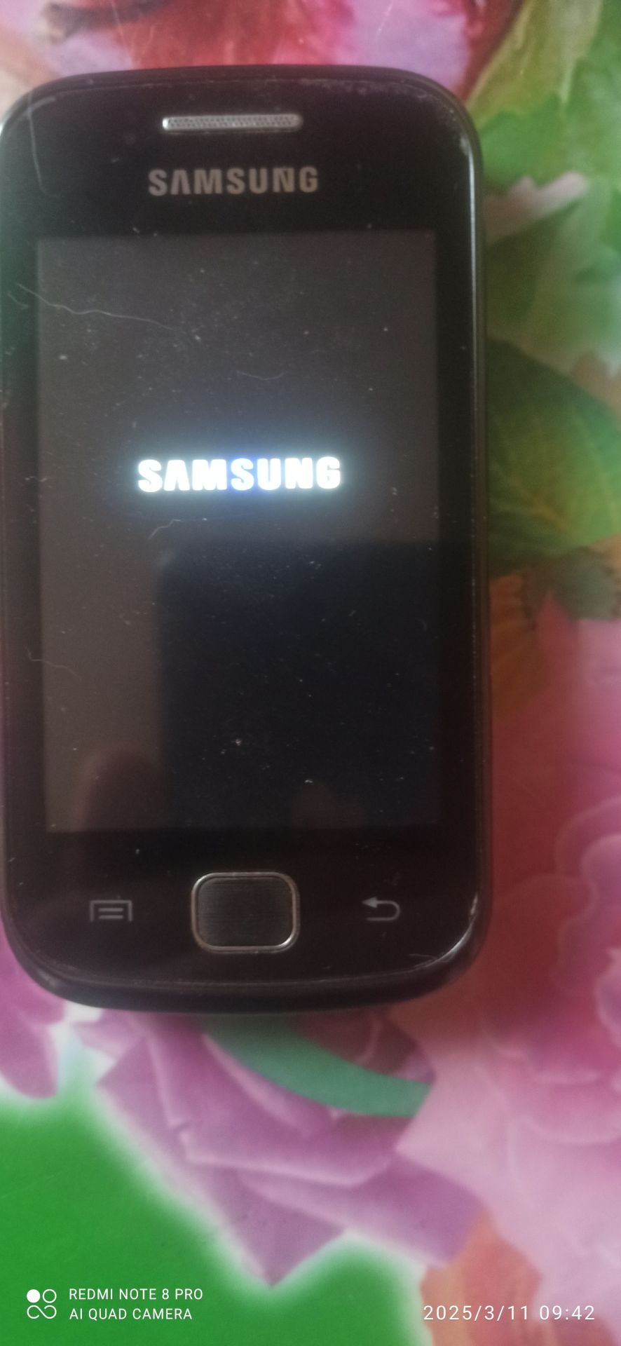 Телефон Samsung  Galaxy Gio GT-S5660 - фото фото фото 3