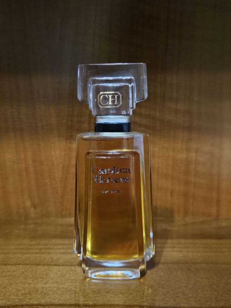 Carolina Herrera by Carolina Herrera 50ml Parfum - фото фото фото 4