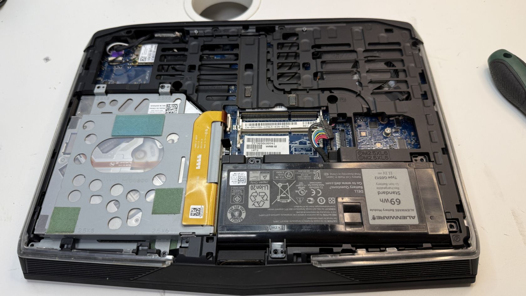 Ноутбук ALIENWARE P18E  Без RAM, без HDD ID-00442 - фото фото фото 5