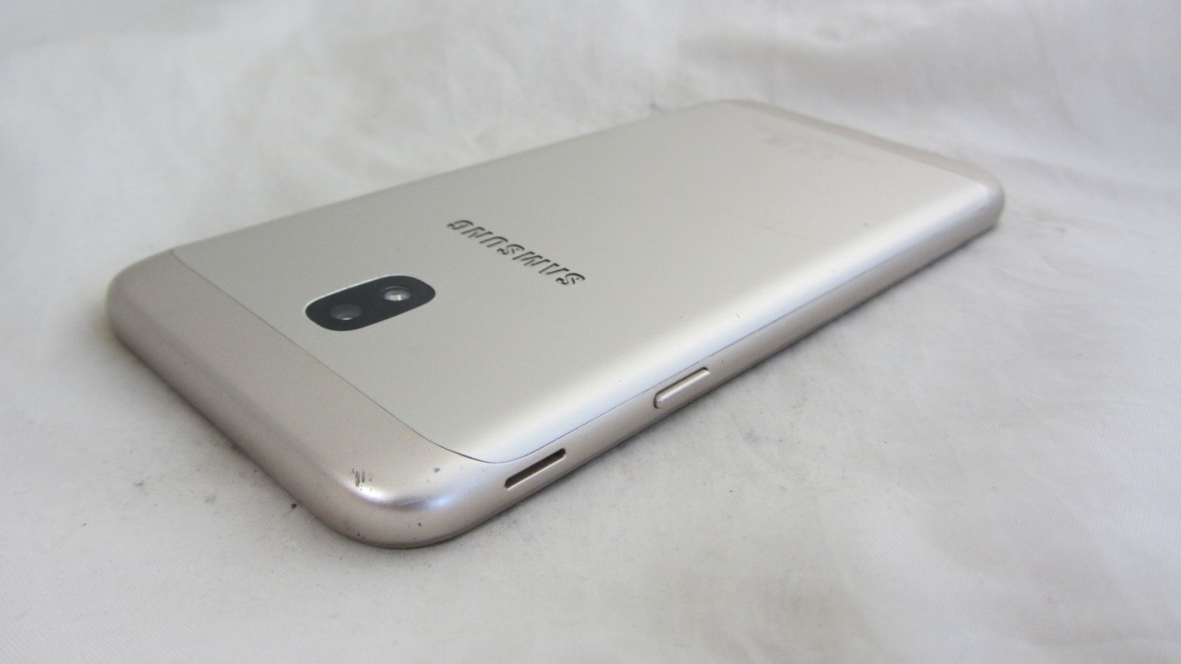 Samsung Galaxy J3  (2017)  (SM-J330F/DS) Gold - фото фото фото 5