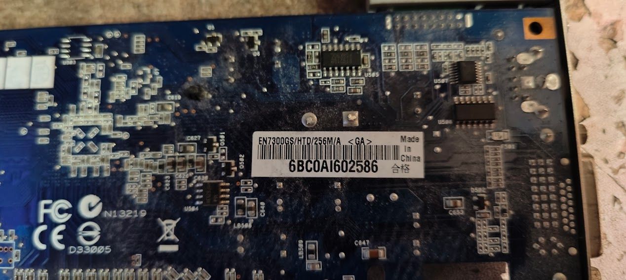 Видеокарта ASUS GeForce 7300 GS EN7300GS/HTD/256M/A 256MB PCI-E № 243004101 - фото фото фото 2