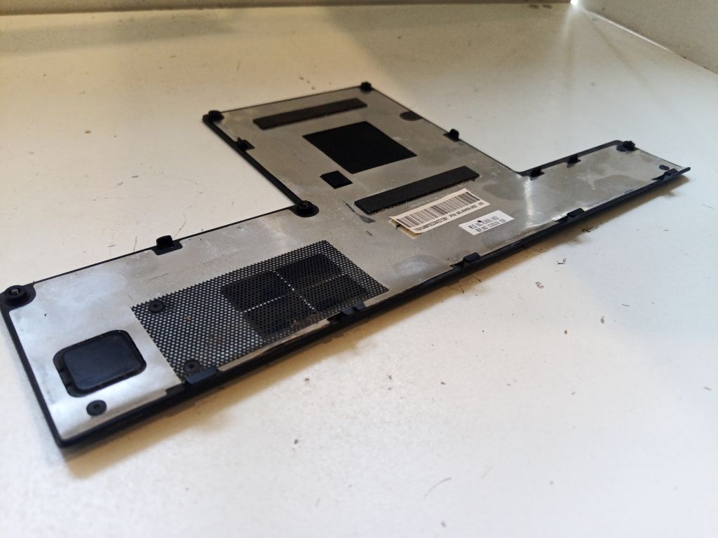 Б/У Сервісна кришка на Lenovo B570e - фото фото фото 2