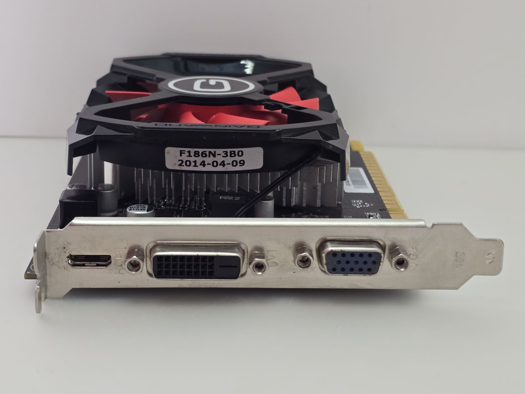 Відеокарта Gainward GeForce GTX 740 1GB  (GDDR5,128 Bit,HDMI,PCI-Ex,Б/у) - фото фото фото 1