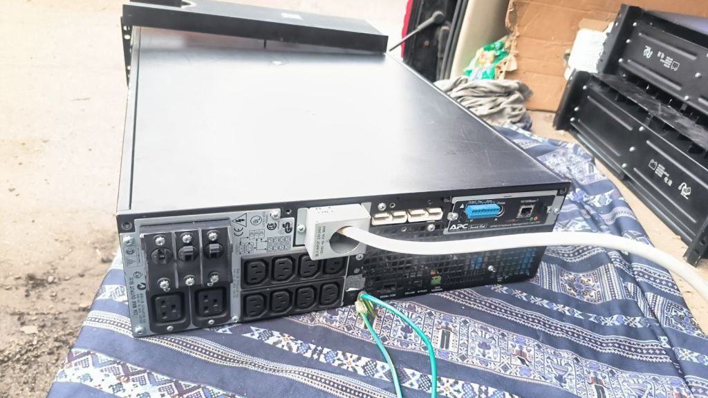 Бесперебійник ДБЖ APC Smart-UPS RT 5000VA SURTD5000XLI - фото фото фото 2