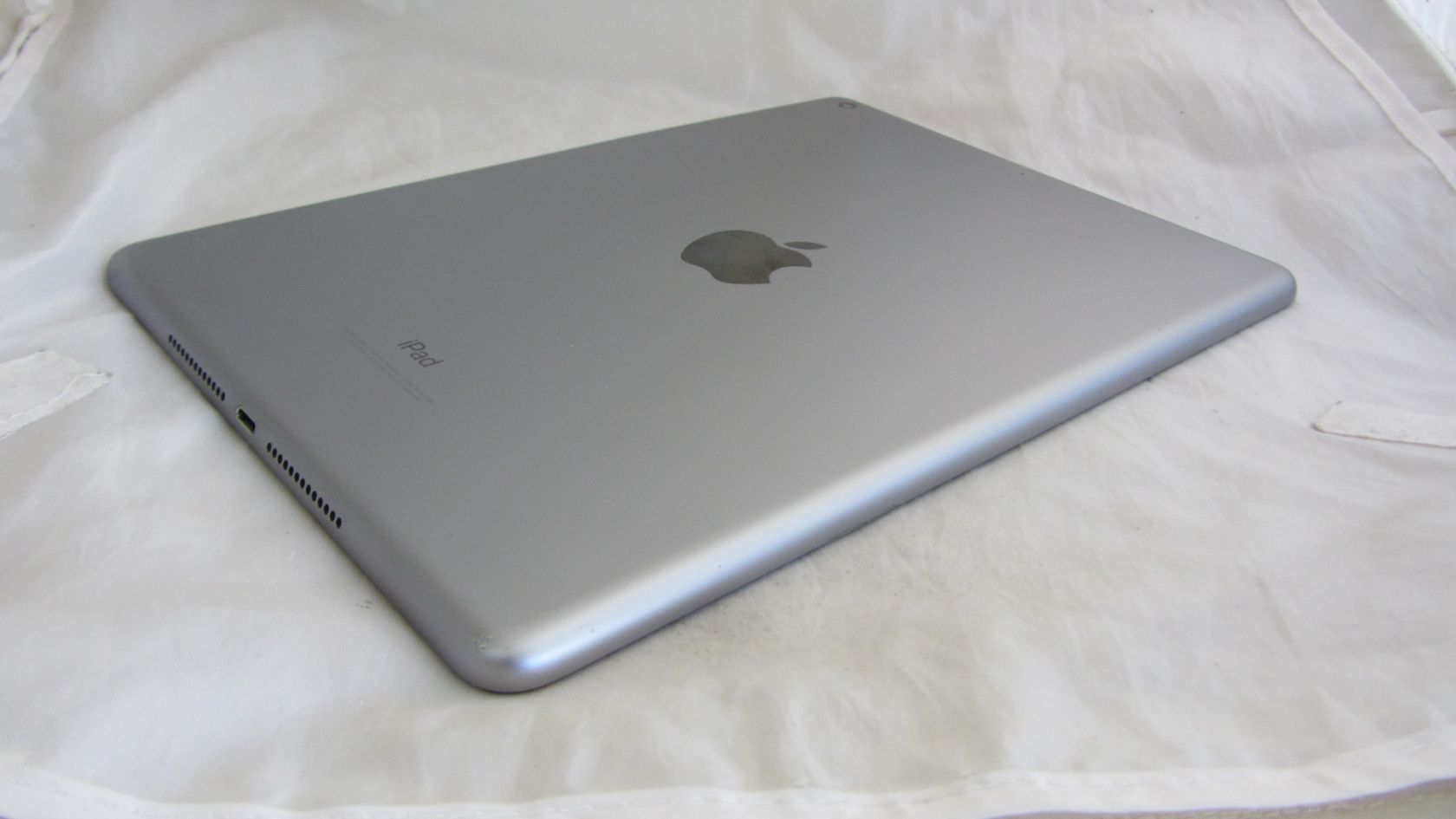 Apple iPad A1893 Black - фото фото фото 4