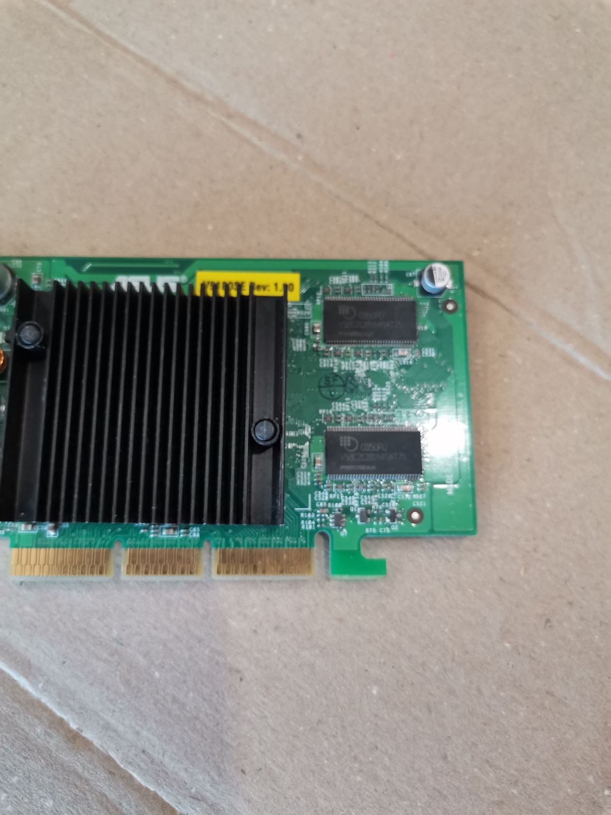 Видеокарта ASUS V9180SE rev.1.0 AGP 8x 64mb DDR - фото фото фото 1