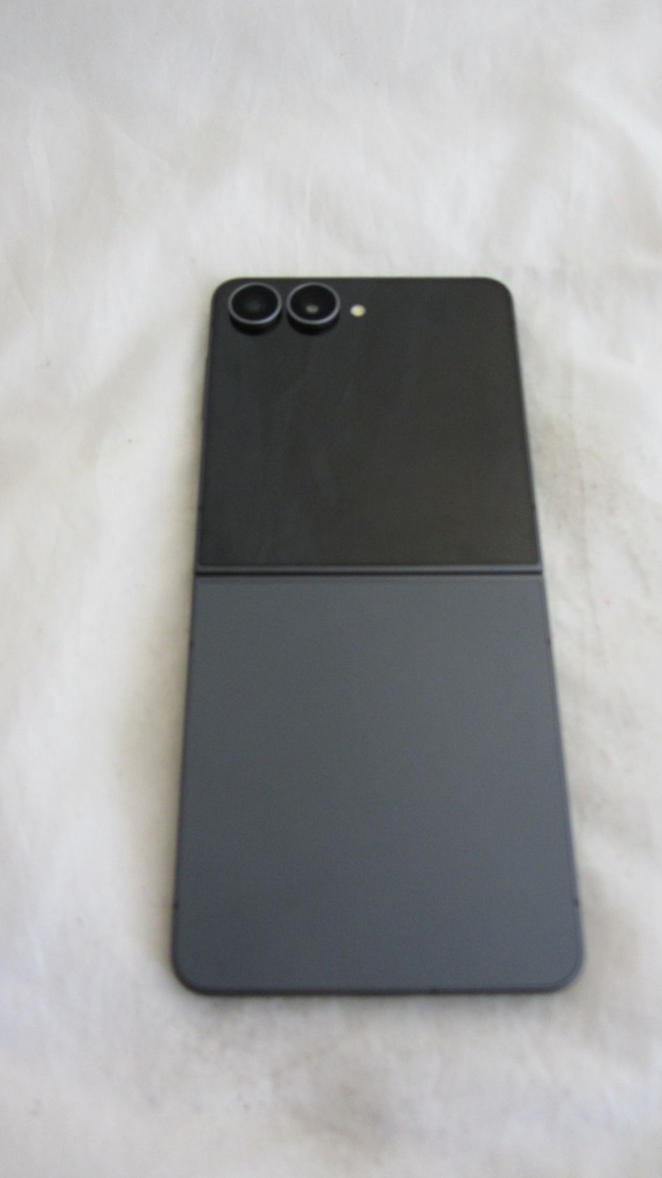 Samsung Galaxy Flip8 12/256GB Graphite   (SM-F776U) - фото фото фото 3