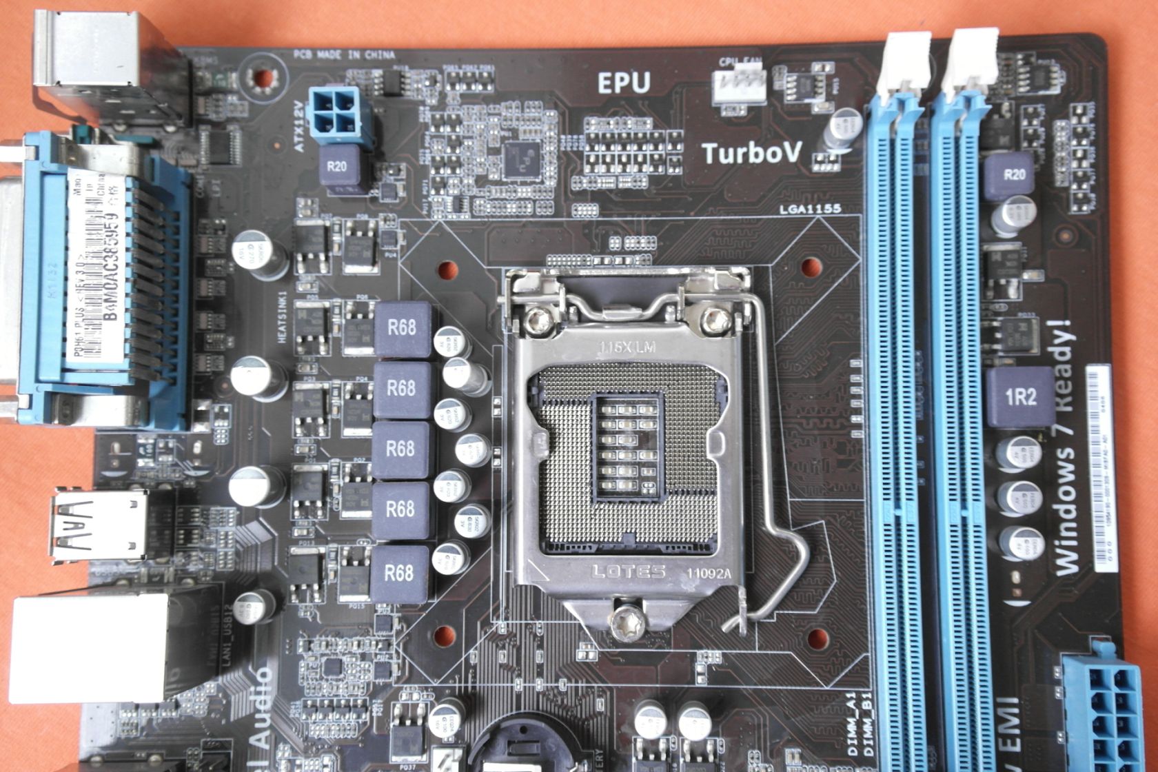 Материнська плата Asus P8H61 PLUS  (s1155, Intel H61, PCI-Ex16) - фото фото фото 4