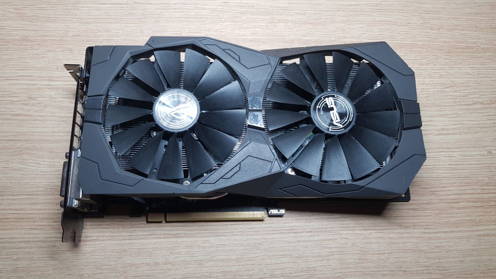 Відеокарта RX 570 ASUS - фото фото фото 0