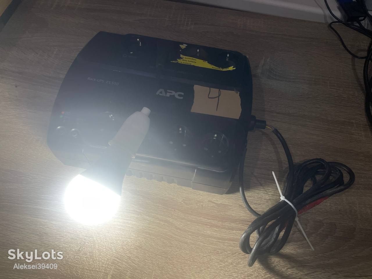 Джерело безперебійного живлення     (ИБП) APC Back-UPS ES 550VA / 330W     (BE550G-RS) - фото фото фото 3