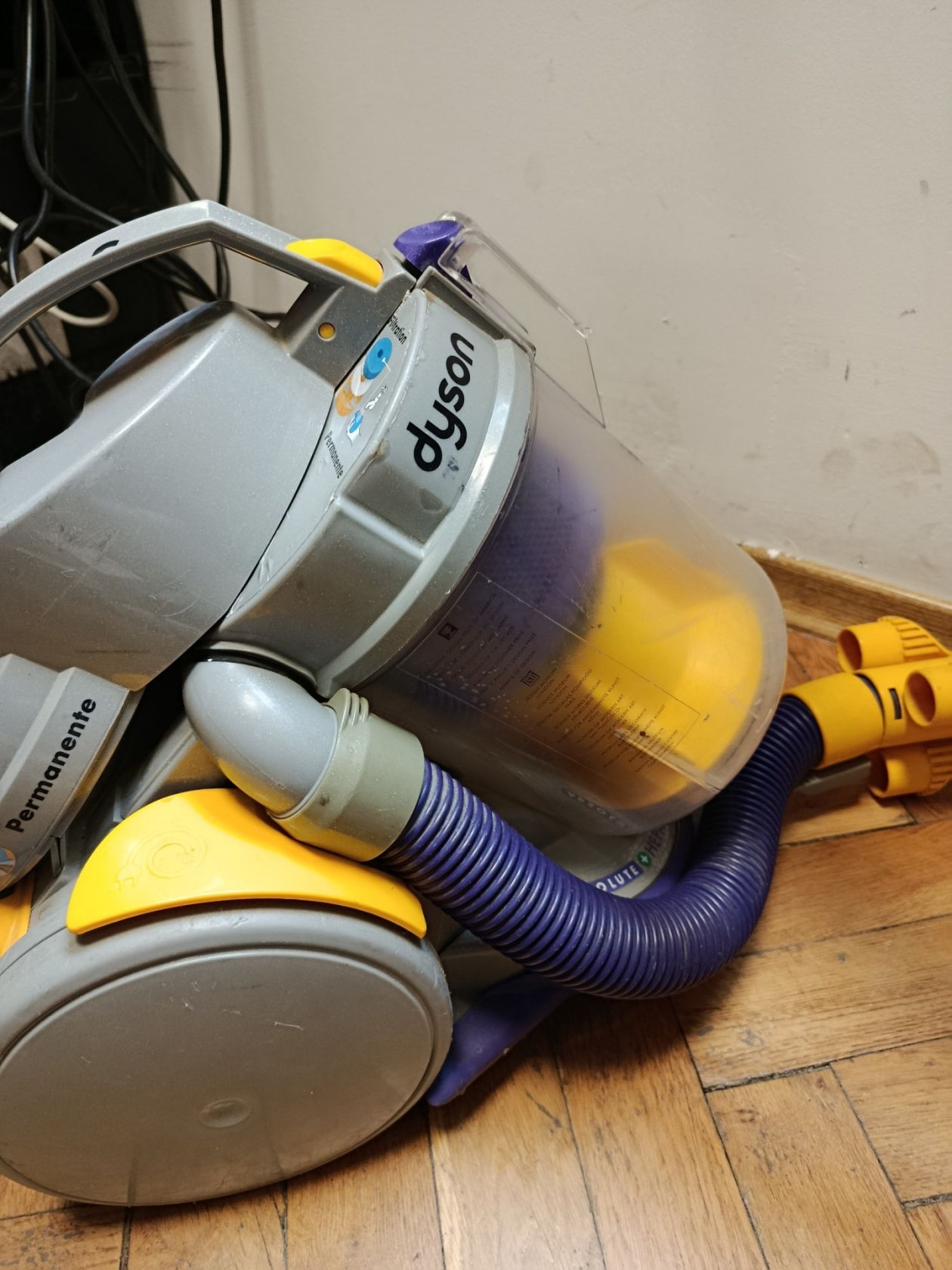 Пилосос безмішковий Dyson Root Cyclone      (Absolute HEPA) — з Європи - фото фото фото 3