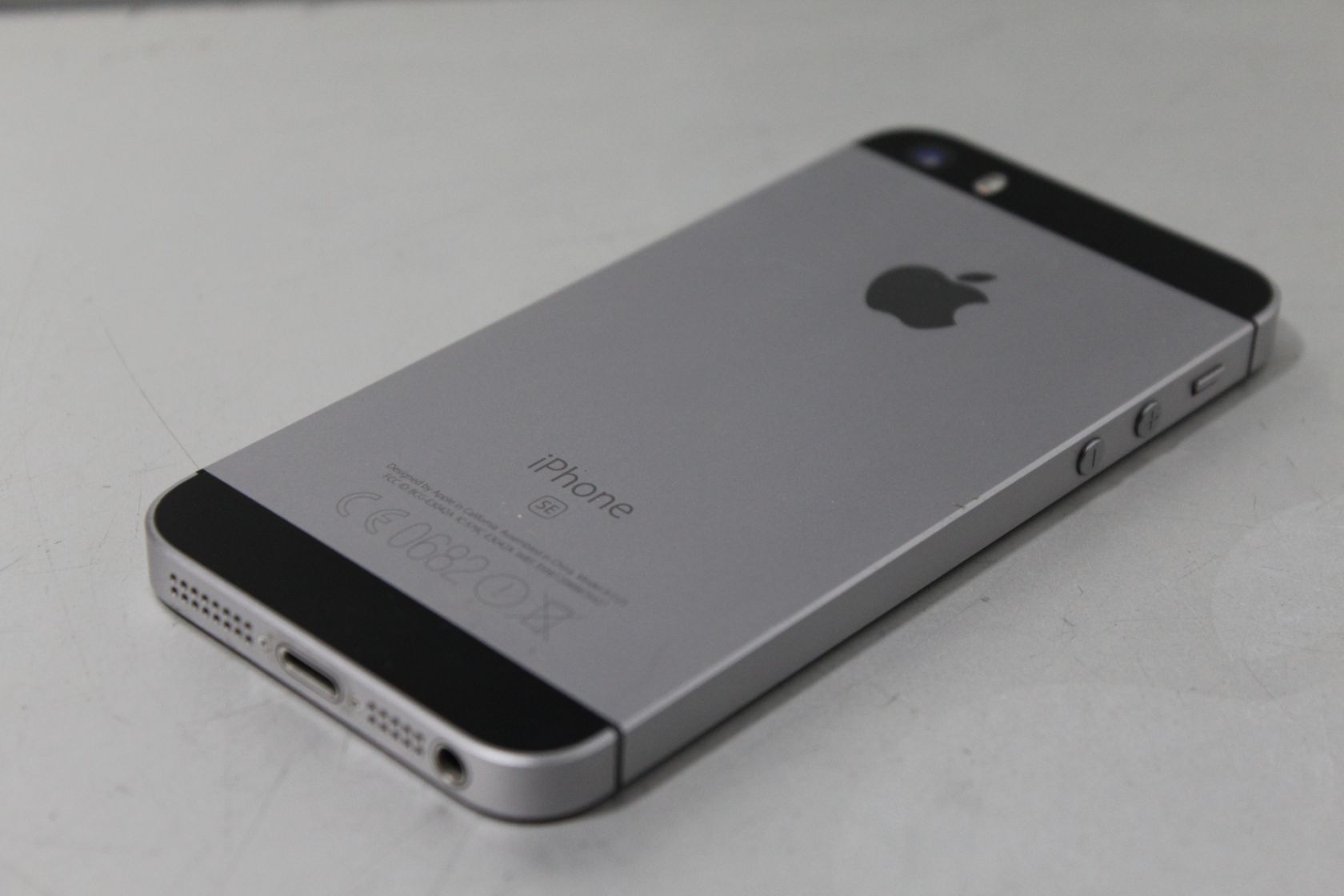Мобильный телефон №2833  Apple iPhone 5 SE  32Gb  A1723 - фото фото фото 0