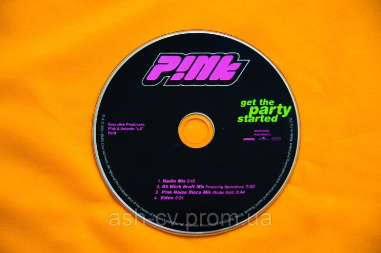 Музичний диск CD. PINK - Get the party started - фото фото фото 0