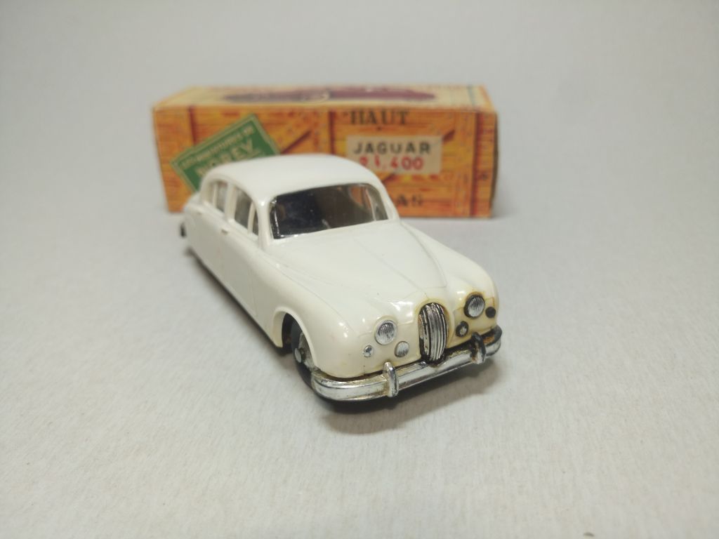 Norev 1:43  (plastic) Jaguar 2L 400 - фото фото фото 4