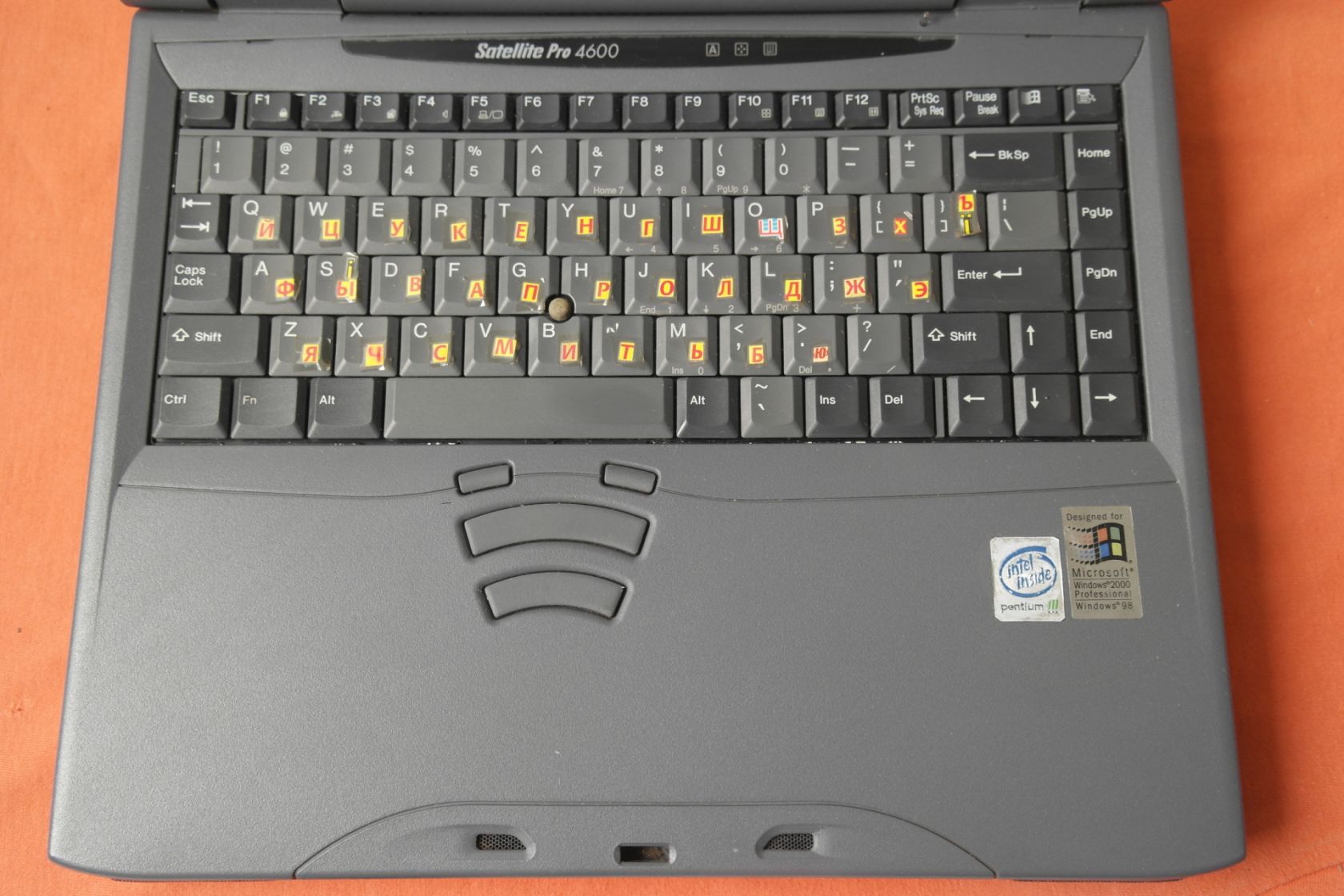 Ноутбук Toshiba Satelitte PRO 4600 PIII 850/256/20/CD-RW+DVD/15" - фото фото фото 1