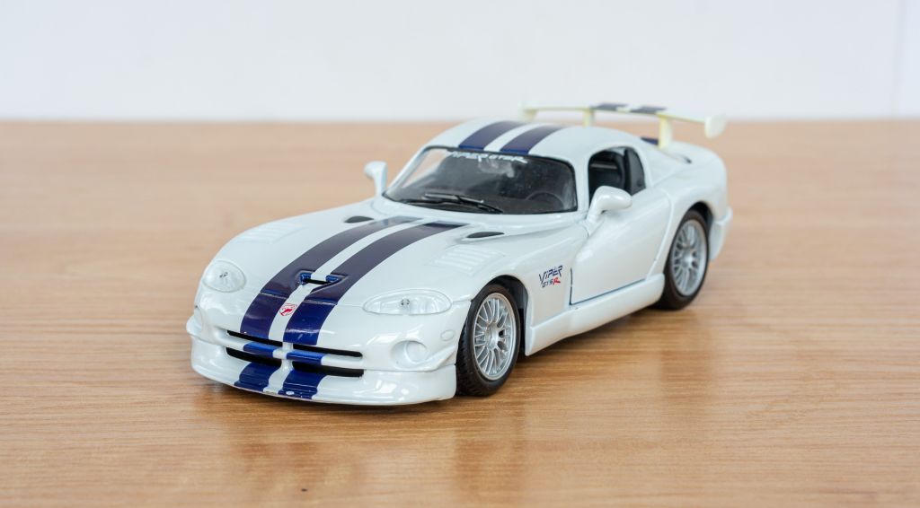 1:24 Dodge Viper GT2 1998 white, Maisto #10207 - фото фото фото 0