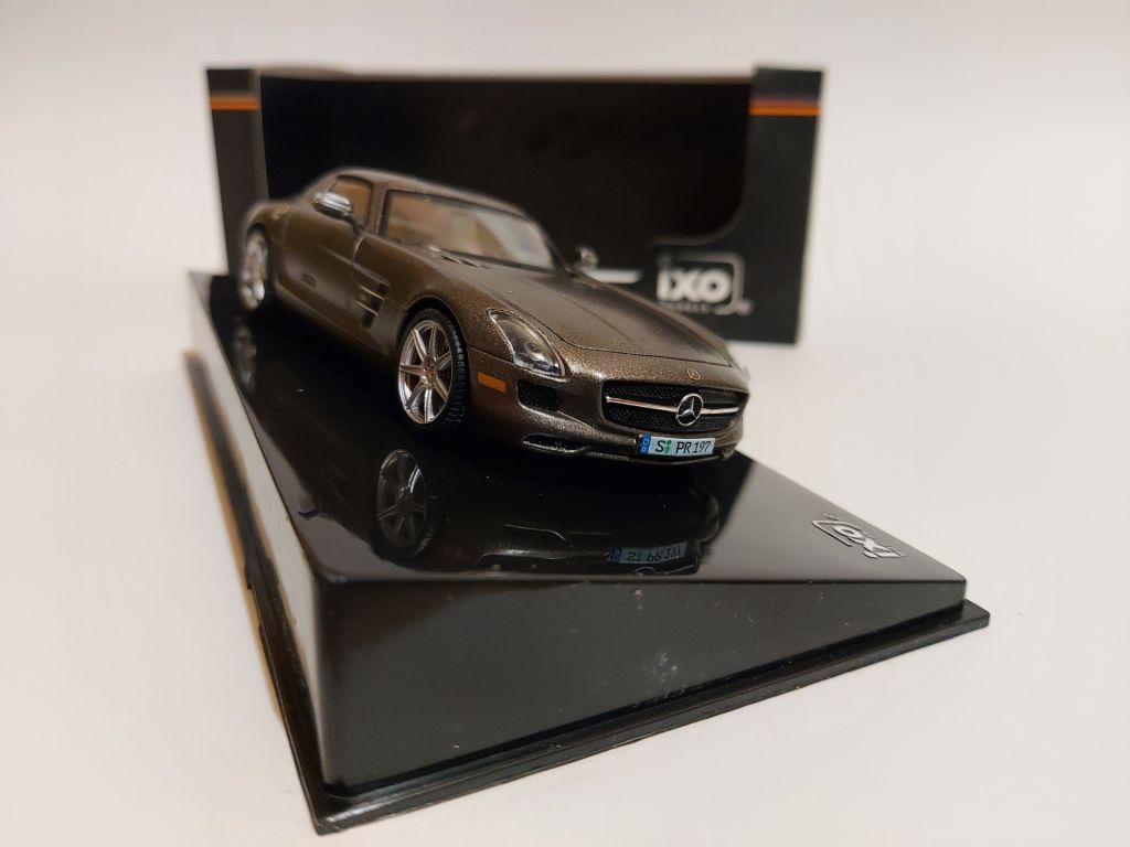 IXO 1:43 Mercedes-Benz SLS AMG  (2010) matt-brown - фото фото фото 6