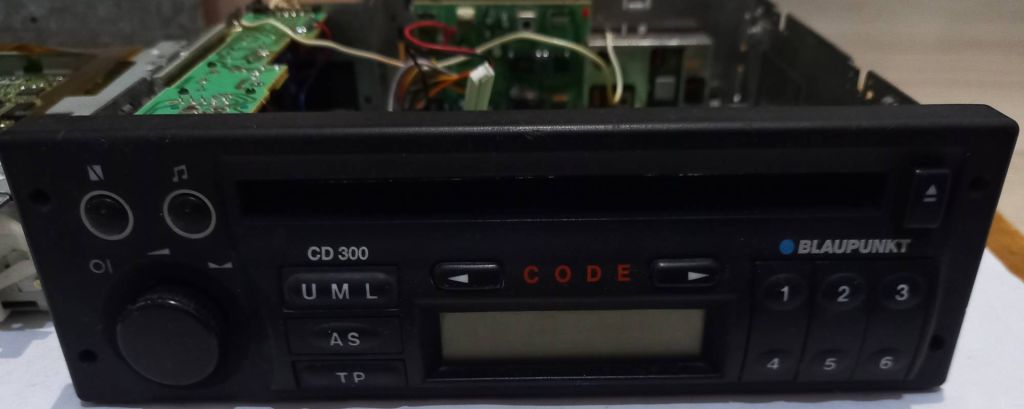 Автомагнітола Blaupunkt CD 300 НЕРОБОЧА - фото фото фото 6
