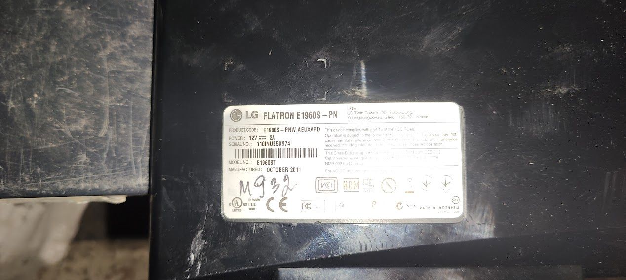 Широкоформатный LED монитор 19 дюймов LG Flatron E1960S-PN № 24140208 - фото фото фото 4