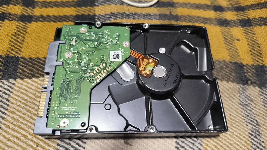 Жорсткий диск HDD Western Digital WD10EZEX 1TB №36 - фото фото фото 1