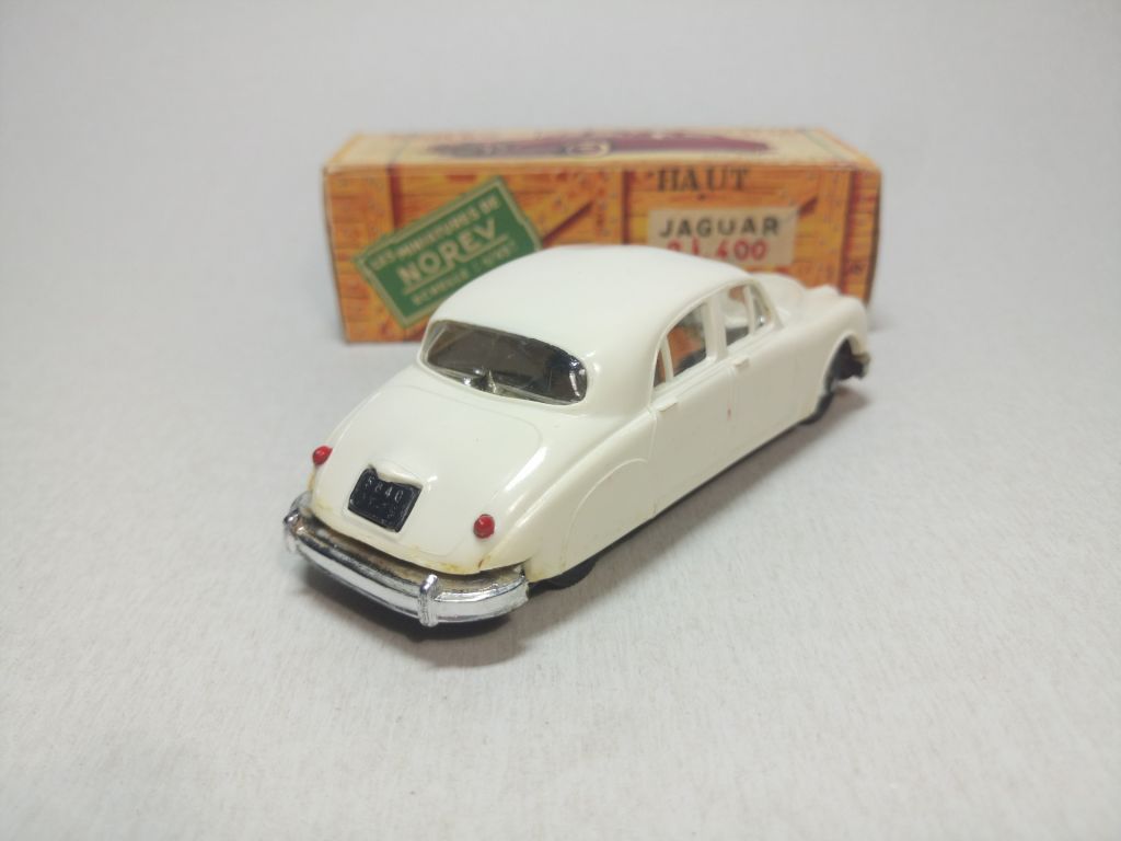 Norev 1:43  (plastic) Jaguar 2L 400 - фото фото фото 2