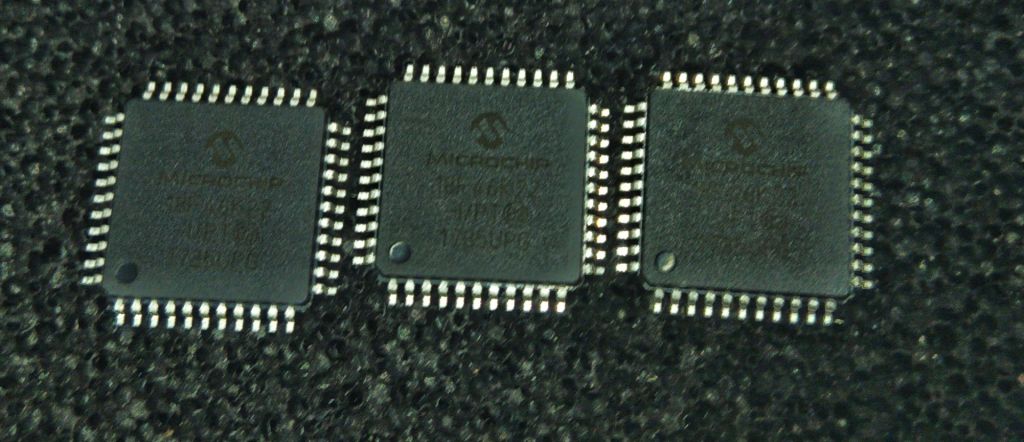 Мікросхема Microchip PIC18F46K22-I/PT - фото фото фото 0