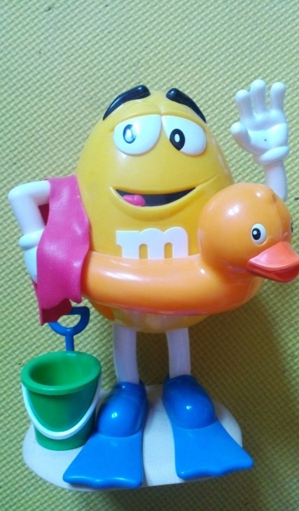 M&amp;M's подарочная игрушка выдает конфеты в ведерко - фото фото фото 0