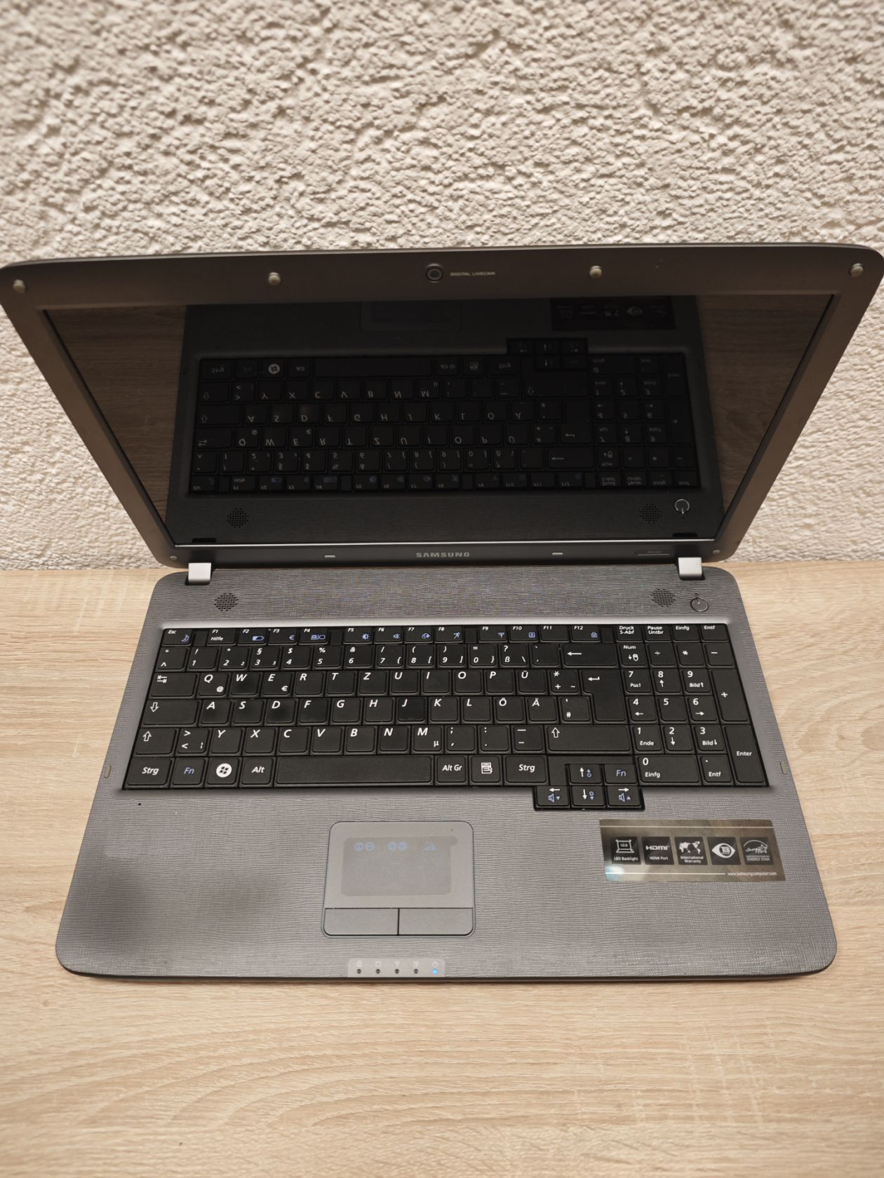 Ноутбук 15.6" Samsung Intel Pentium T4300/DDR3 4Gb/HDD 320Gb/Intel - фото фото фото 3